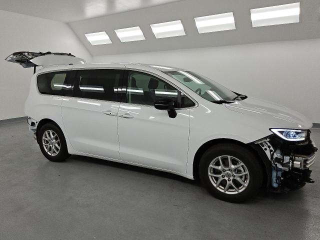 Фото 4 с аукциона – 2024 CHRYSLER PACIFICA T с VIN 2C4RC1BG0RR117563