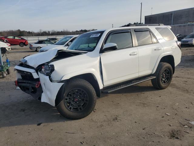 TOYOTA 4RUNNER SR 2018 with VIN JTEBU5JR6J5528715 - Photo from auction
