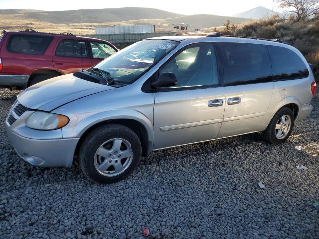 DODGE GRAND CARA 2005 with VIN 2D4GP44L75R156641 - Photo from auction