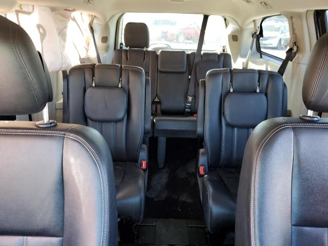 Photo 10 from auction – 2016 CHRYSLER TOWN & COU with VIN 2C4RC1BG9GR286719