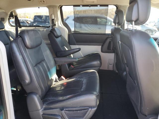 Photo 11 from auction – 2010 CHRYSLER TOWN & COU with VIN 2A4RR8D19AR430917