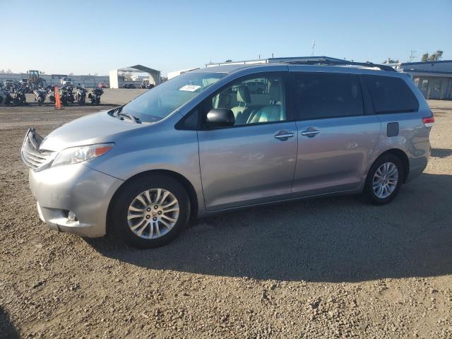 TOYOTA SIENNA XLE 2011 with VIN 5TDYK3DC9BS009461 - Photo from auction