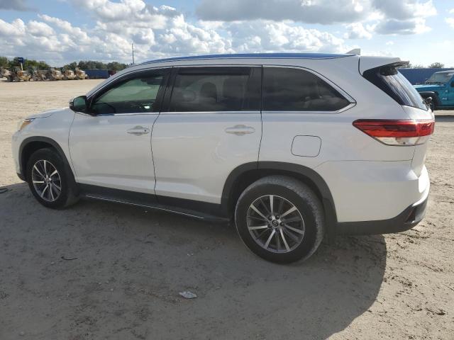 Photo 2 from auction – 2019 TOYOTA HIGHLANDER with VIN 5TDKZRFH3KS558800