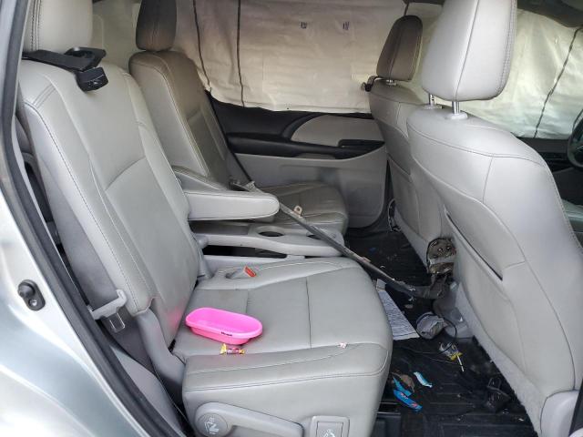 Photo 11 from auction – 2017 TOYOTA HIGHLANDER with VIN 5TDKZRFH7HS516588