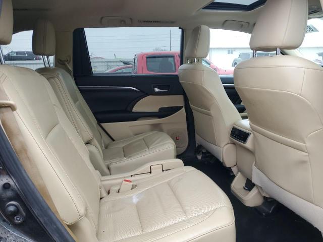 Photo 11 from auction – 2016 TOYOTA HIGHLANDER with VIN 5TDDKRFH1GS271203