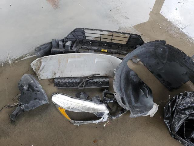 Photo 13 from auction – 2018 FORD ESCAPE SEL with VIN 1FMCU0HD7JUC03319