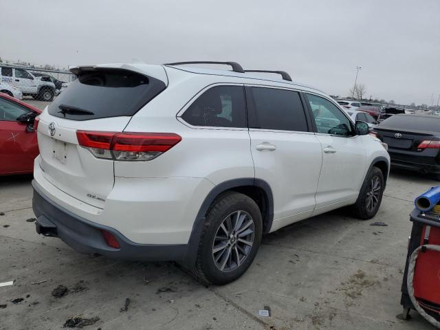 Photo 3 from auction – 2018 TOYOTA HIGHLANDER with VIN 5TDJZRFH5JS851625