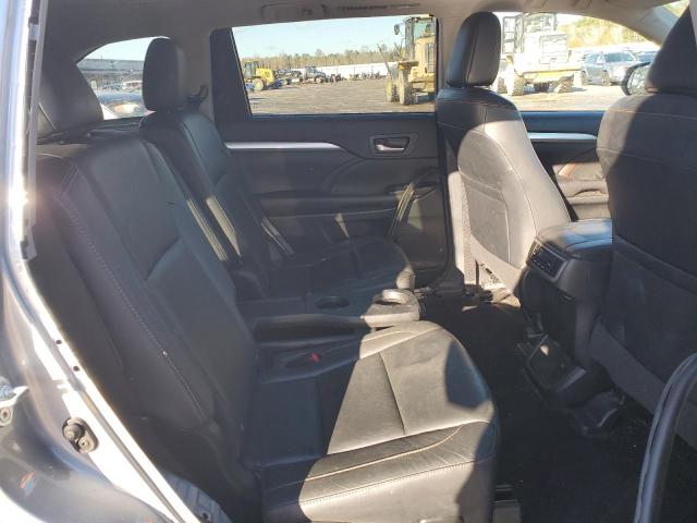 Photo 11 from auction – 2016 TOYOTA HIGHLANDER with VIN 5TDJKRFH8GS500933