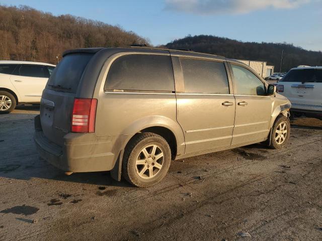 Photo 3 from auction – 2010 CHRYSLER TOWN & COU with VIN 2A4RR8D15AR441266
