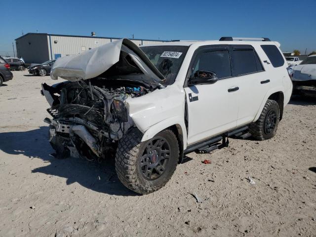 TOYOTA 4RUNNER SR 2018 with VIN JTEBU5JR1J5548550 - Photo from auction