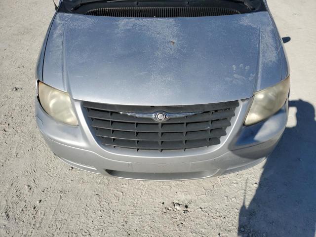Photo 12 from auction – 2005 CHRYSLER TOWN & COU with VIN 1C4GP45R95B284054