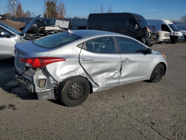 Photo 3 from auction – 2012 HYUNDAI ELANTRA GL with VIN 5NPDH4AE9CH122472