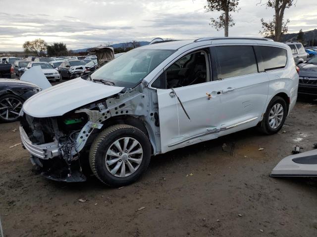 CHRYSLER PACIFICA T 2018 مع رقم تعريف المركبة 2C4RC1BG9JR120627 - صورة من المزاد