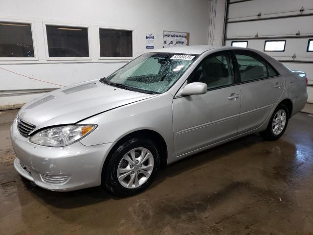 TOYOTA CAMRY LE 2005 with VIN 4T1BF32K35U086083 - Photo from auction