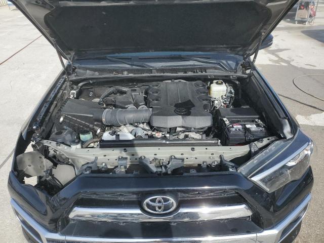 Photo 12 from auction – 2018 TOYOTA 4RUNNER SR with VIN JTEBU5JR0J5596136