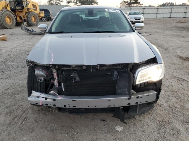 Photo 5 from auction – 2018 CHRYSLER 300 LIMITE with VIN 2C3CCAEG0JH193834
