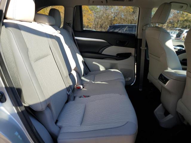 Photo 11 from auction – 2018 TOYOTA HIGHLANDER with VIN 5TDZZRFH6JS252297