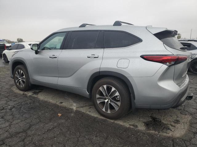 Снимка 2 от търг – 2022 TOYOTA HIGHLANDER с VIN 5TDHZRAH3NS130862