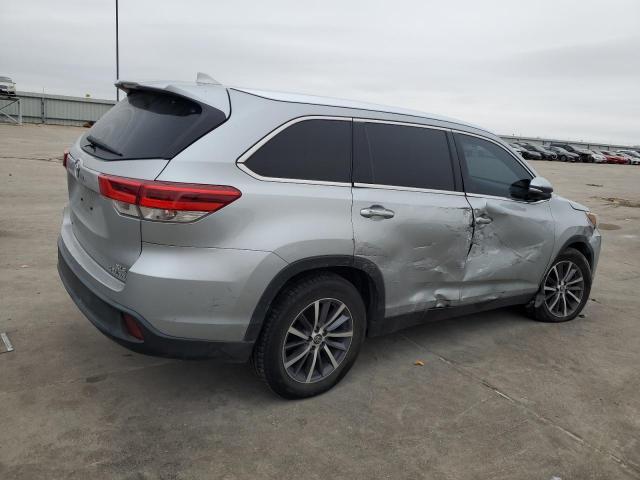 Photo 3 from auction – 2019 TOYOTA HIGHLANDER with VIN 5TDKZRFH6KS556913