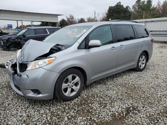TOYOTA SIENNA LE 2015 with VIN 5TDKK3DCXFS583014 - Photo from auction