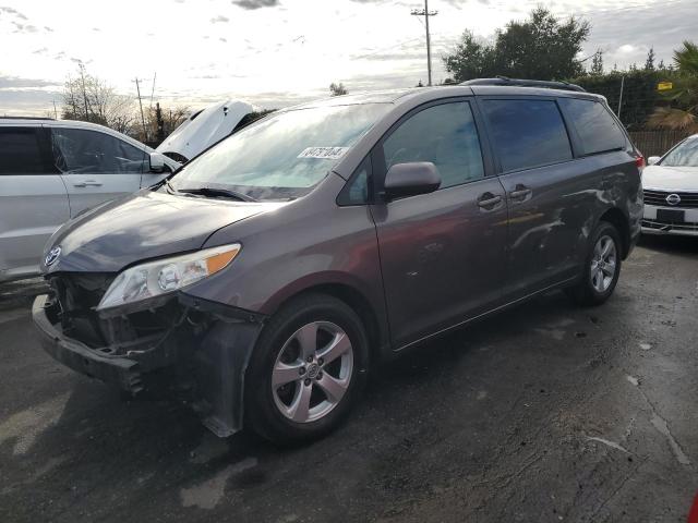 Photo 1 from auction – 2014 TOYOTA SIENNA LE with VIN 5TDKK3DC7ES449463