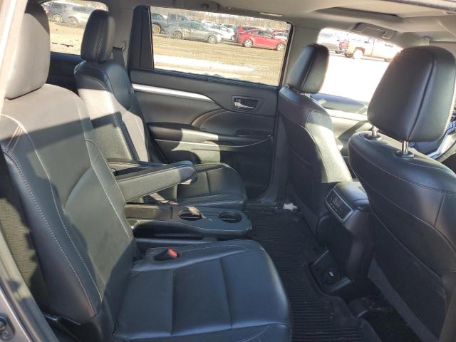 Photo 11 from auction – 2018 TOYOTA HIGHLANDER with VIN 5TDJZRFH3JS534457