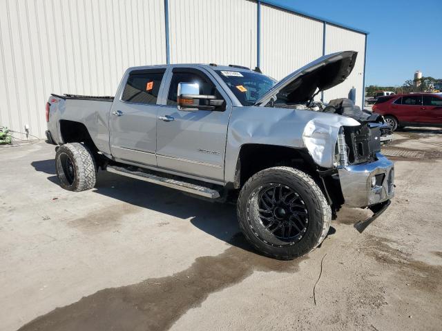 Photo 4 from auction – 2018 CHEVROLET SILVERADO with VIN 1GC1KWEY5JF288421