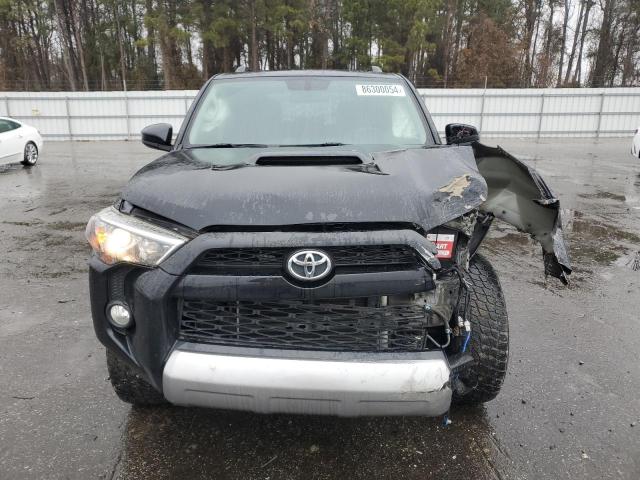 Photo 5 from auction – 2019 TOYOTA 4RUNNER SR with VIN JTEBU5JR7K5697353