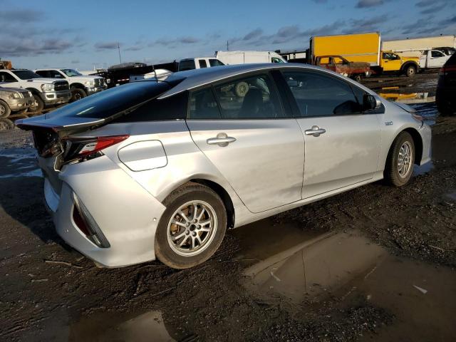 Photo 3 from auction – 2018 TOYOTA PRIUS PRIM with VIN JTDKARFP7J3069833