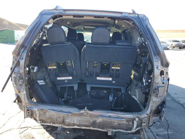 Photo 6 from auction – 2017 TOYOTA SIENNA SE with VIN 5TDXZ3DCXHS843271