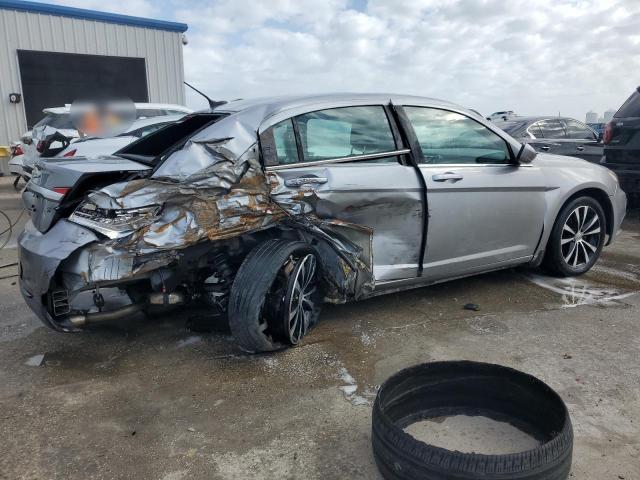 Photo 3 from auction – 2013 CHRYSLER 200 LIMITE with VIN 1C3CCBCG6DN595457