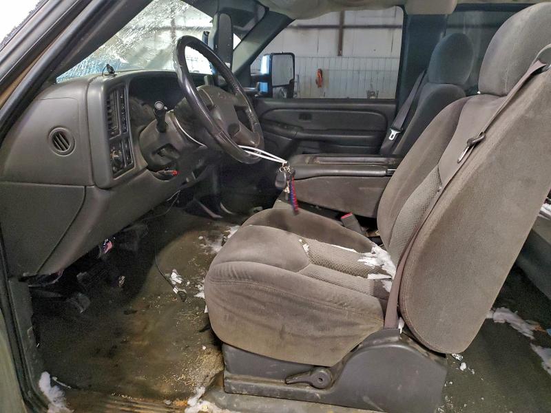 Photo 7 from auction – 2005 CHEVROLET SILVERADO with VIN 1GCHK29U05E265431