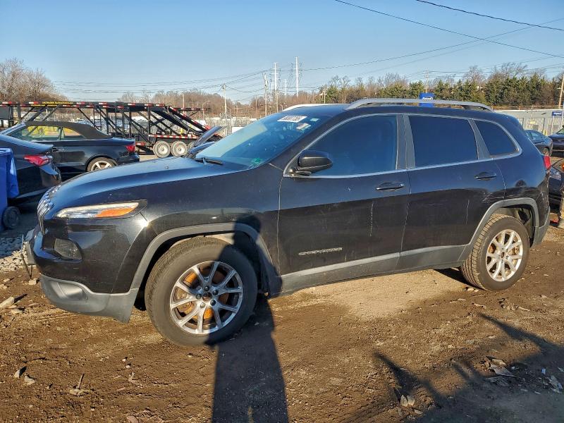 JEEP CHEROKEE L 2015 with VIN 1C4PJLCB0FW572542 - Photo from auction