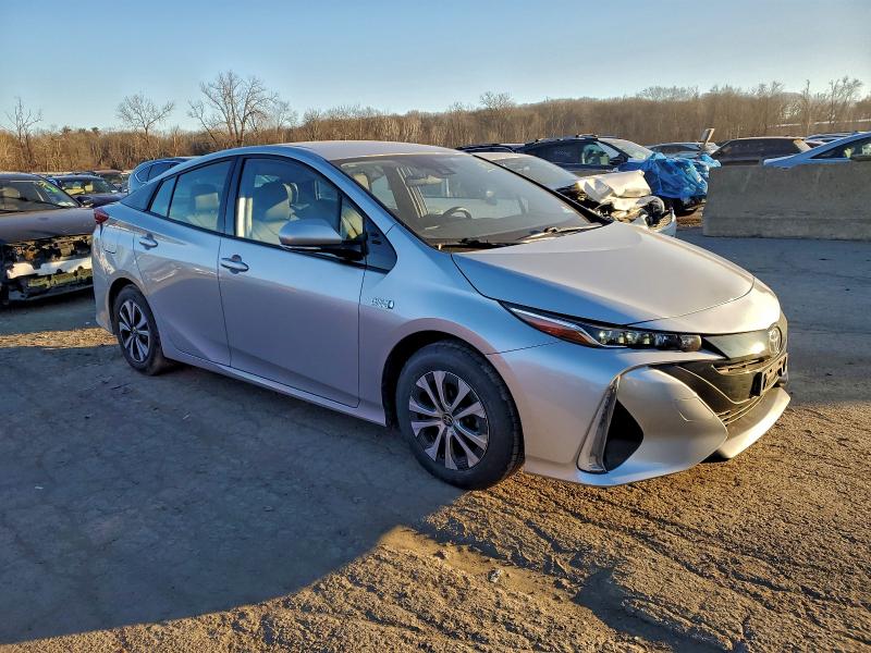Photo 4 from auction – 2017 TOYOTA PRIUS PRIM with VIN JTDKARFP6H3005535