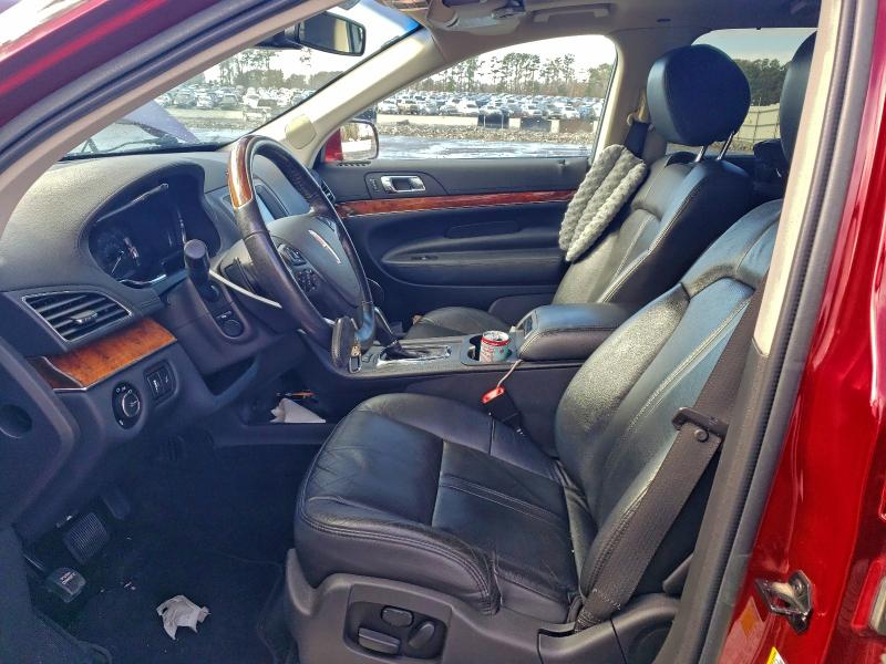 Photo 7 from auction – 2016 LINCOLN MKT with VIN 2LMHJ5AT1GBL01679