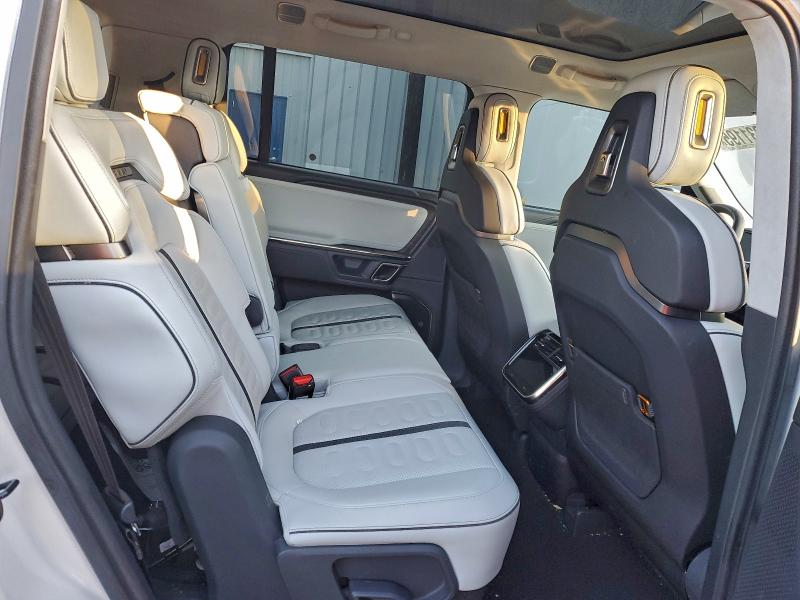 Photo 11 from auction – 2023 RIVIAN R1S LAUNCH with VIN 7PDSGABLXPN006878