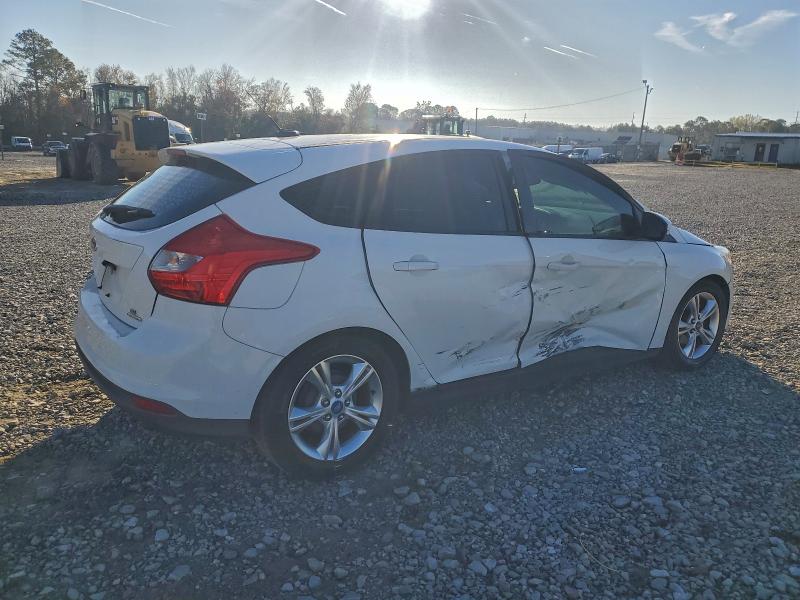 Photo 3 from auction – 2014 FORD FOCUS SE with VIN 1FADP3K26EL119678