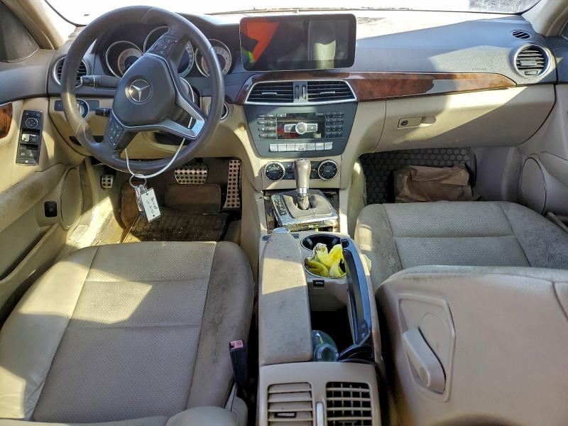 Photo 8 from auction – 2013 MERCEDES-BENZ C with VIN WDDGF4HB0DR264367