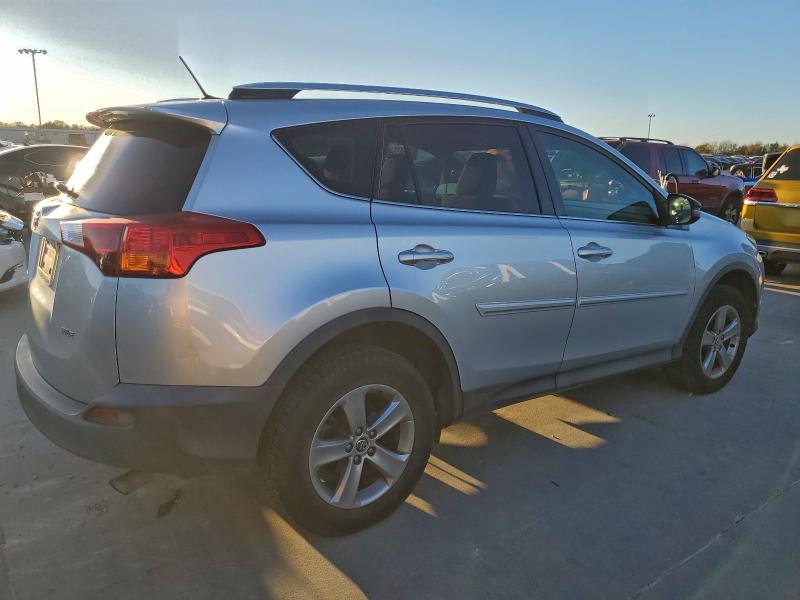 Photo 3 from auction – 2015 TOYOTA RAV4 XLE with VIN 2T3WFREV8FW155692