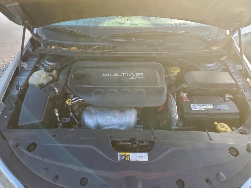 Photo 11 from auction – 2017 CHRYSLER 200 LIMITE with VIN 1C3CCCAB3HN505541