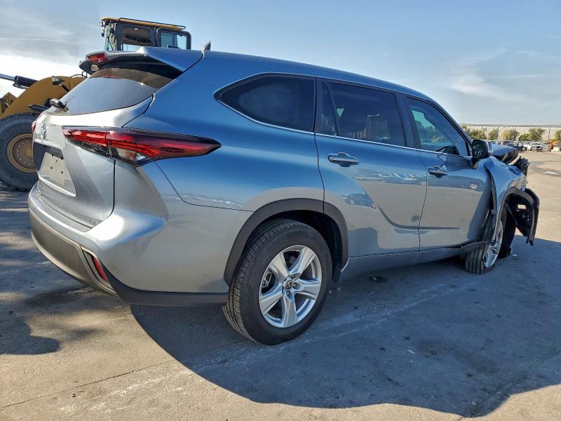 Photo 3 from auction – 2024 TOYOTA HIGHLANDER with VIN 5TDKDRAH3RS051380