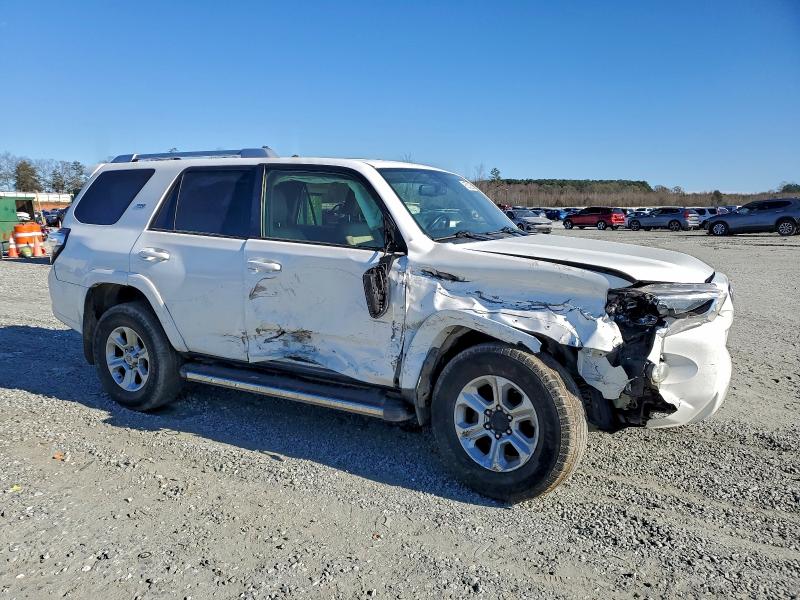 Photo 4 from auction – 2018 TOYOTA 4RUNNER SR with VIN JTEBU5JR5J5510416