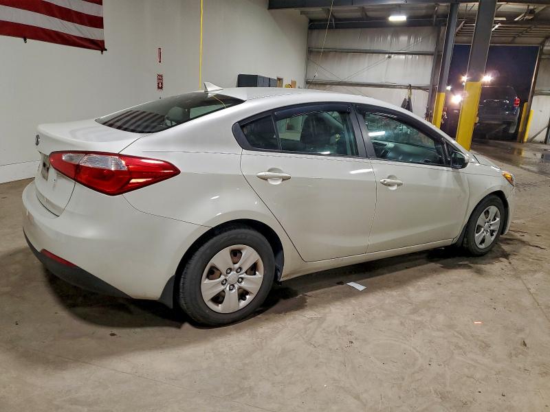 Photo 3 from auction – 2015 KIA FORTE LX with VIN KNAFK4A60F5292207