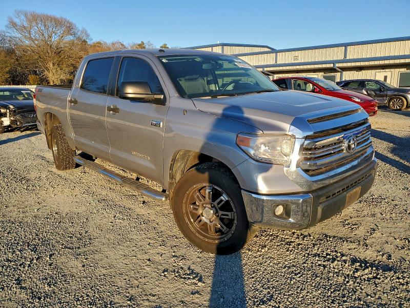 Photo 4 from auction – 2016 TOYOTA TUNDRA with VIN 5TFDW5F11GX495615