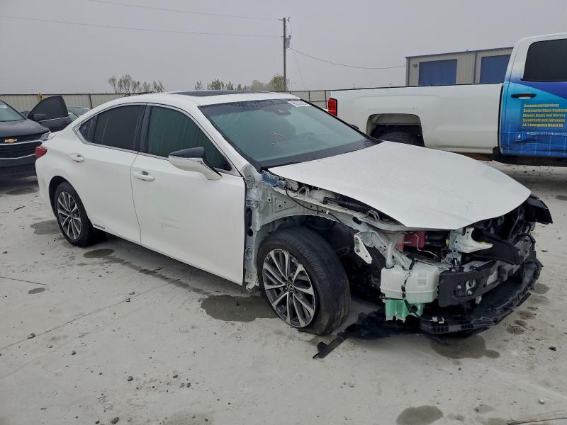 Photo 4 from auction – 2022 LEXUS ES 300H BA with VIN 58ACA1C12NU022834