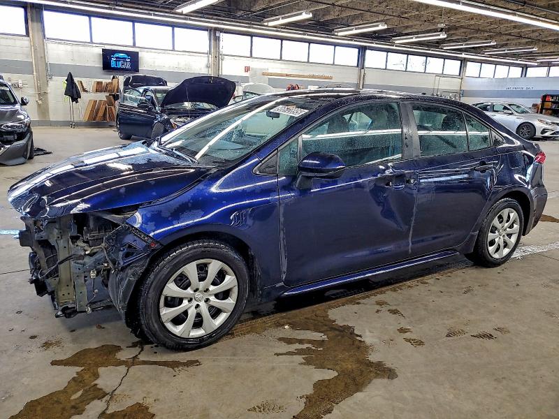 TOYOTA COROLLA LE 2020 with VIN 5YFEPRAE8LP030535 - Photo from auction