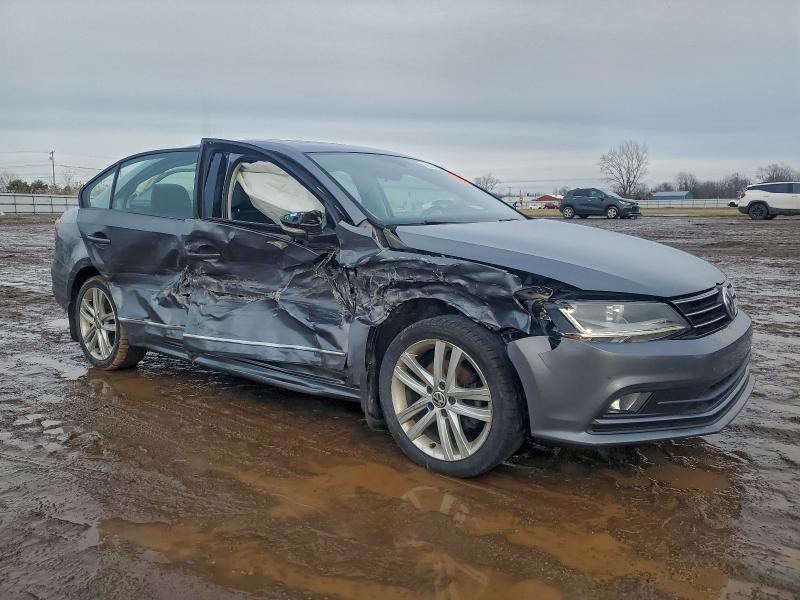 Photo 4 from auction – 2017 VOLKSWAGEN JETTA SEL with VIN 3VWL17AJ0HM395572