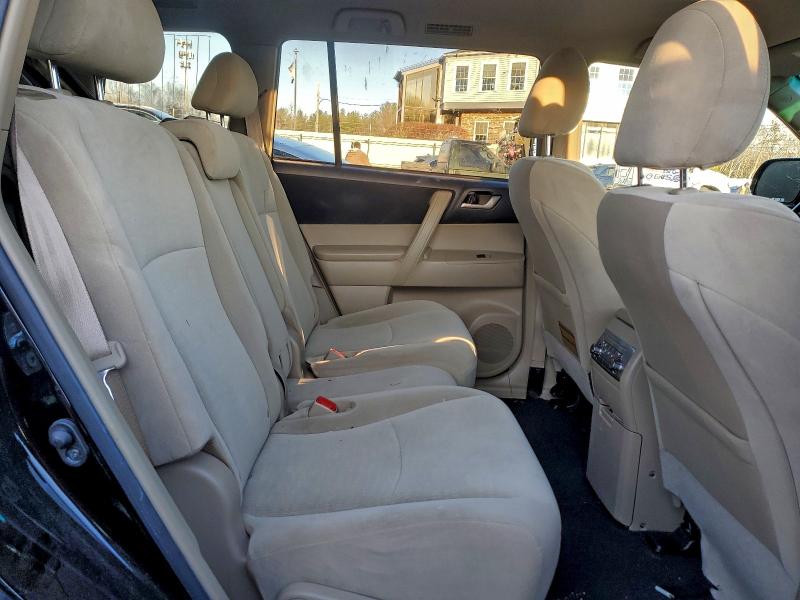 Photo 11 from auction – 2012 TOYOTA HIGHLANDER with VIN 5TDBK3EHXCS136334