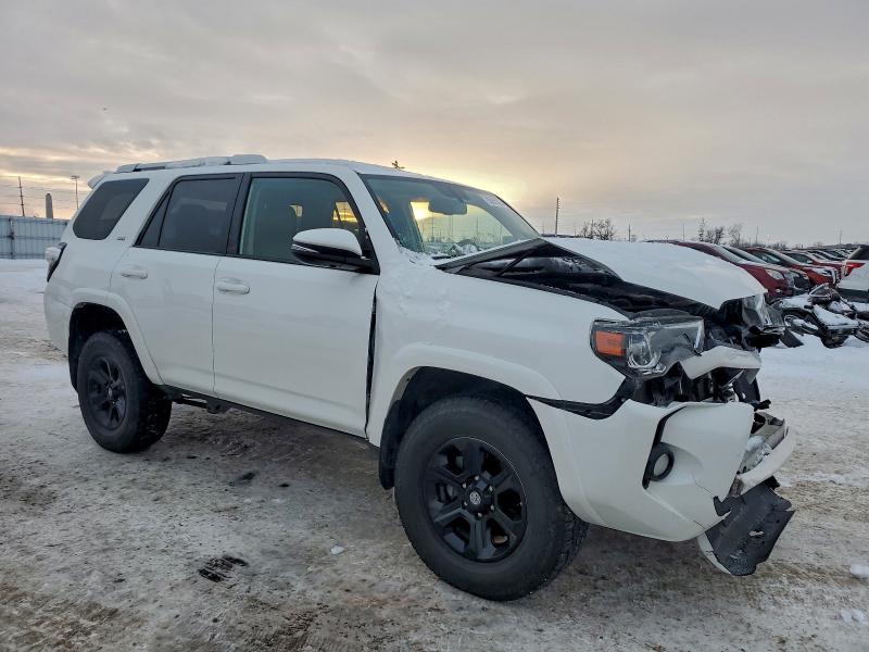 Photo 4 from auction – 2015 TOYOTA 4RUNNER SR with VIN JTEBU5JR8F5213468