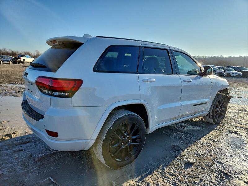 Photo 3 from auction – 2017 JEEP GRAND CHEROKEE with VIN 1C4RJFAG0HC746283
